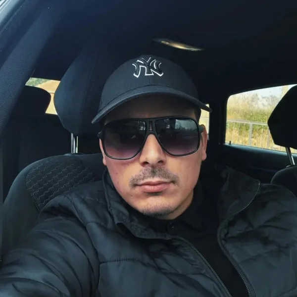 Dániel profilképe